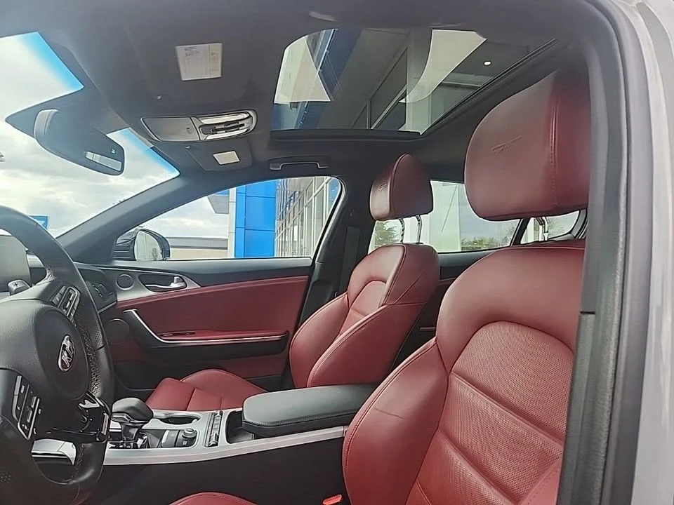 2019 Kia Stinger GT - Image 10 of 18