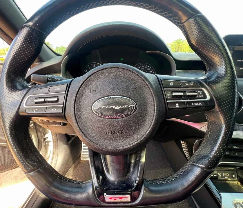 2019 Kia Stinger - Image 18 of 20