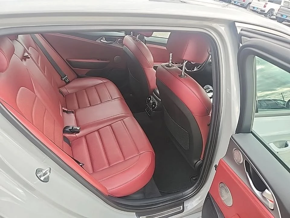2019 Kia Stinger GT - Image 12 of 18