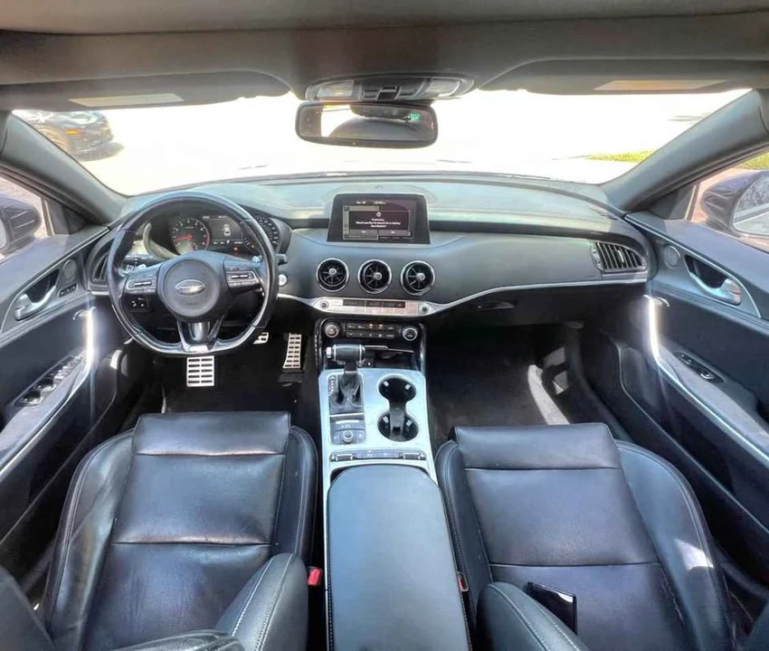 2019 Kia Stinger - Image 11 of 20
