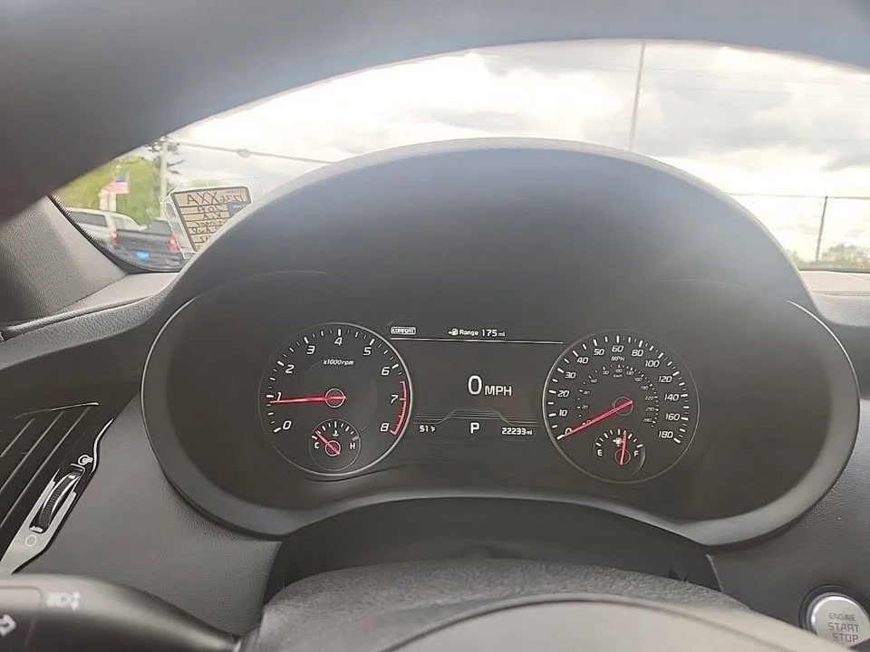 2019 Kia Stinger GT - Image 17 of 18