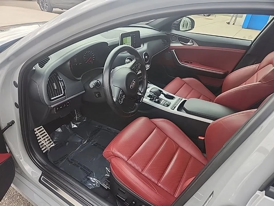 2019 Kia Stinger GT - Image 9 of 18
