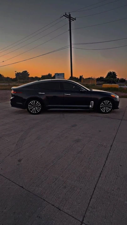 2019 Kia Stinger - Image 7 of 15