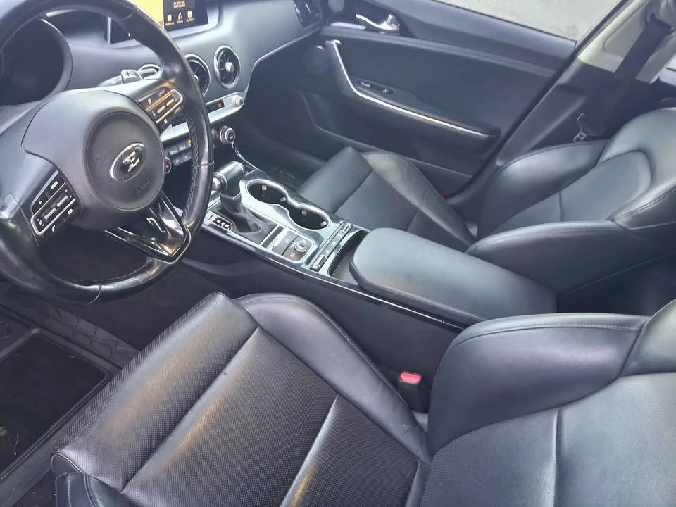 2019 Kia Stinger - Image 9 of 20