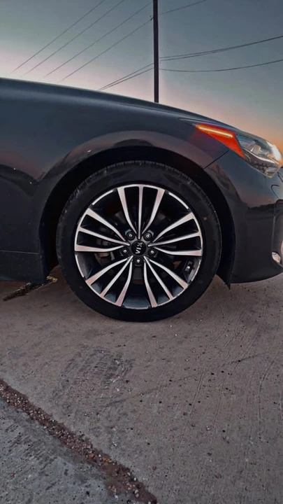 2019 Kia Stinger - Image 9 of 15