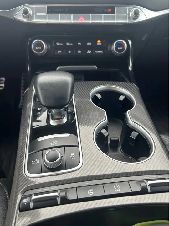 2019 Kia Stinger - Image 7 of 12