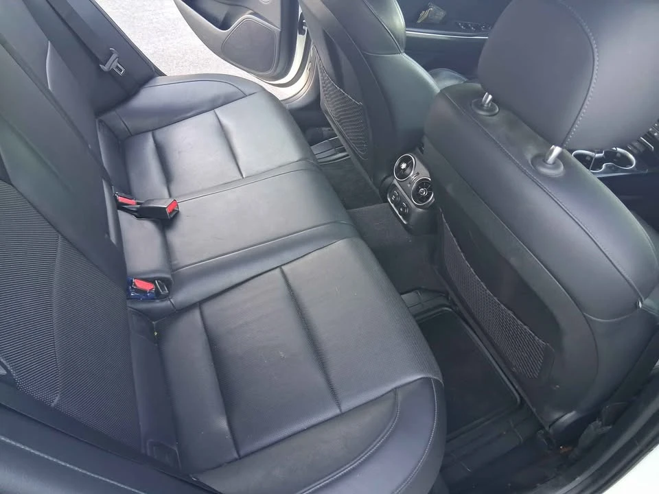 2019 Kia Stinger - Image 6 of 20