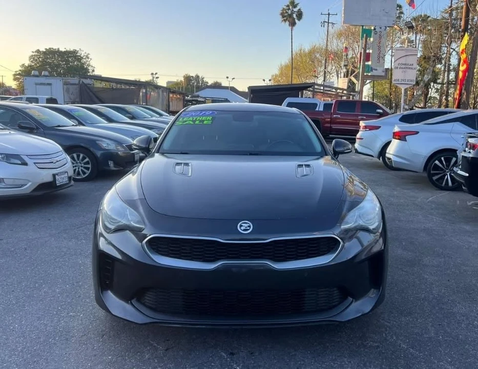 2019 Kia Stinger - Image 2 of 13