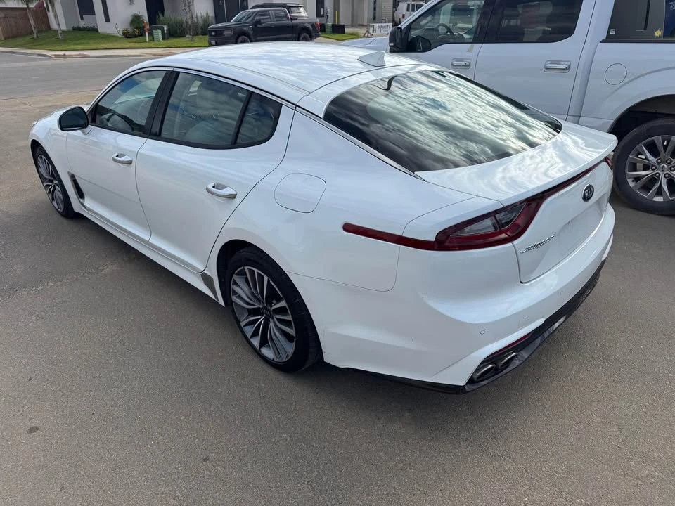 2019 Kia Stinger - Image 10 of 12