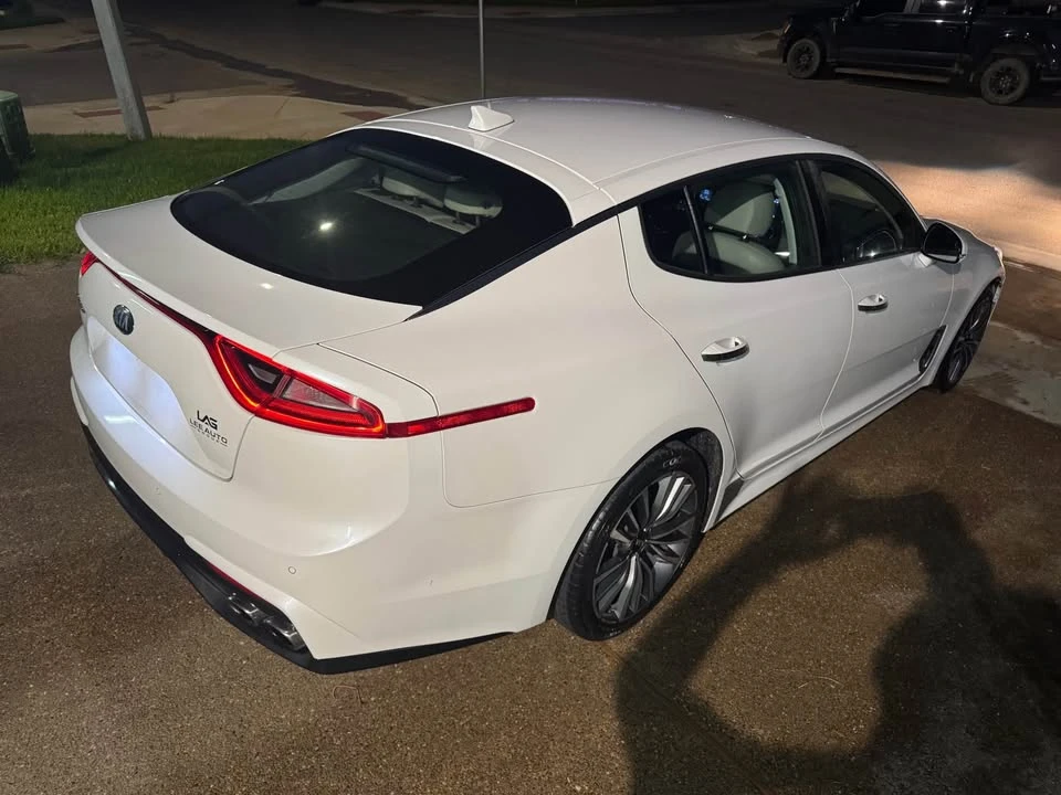 2019 Kia Stinger - Image 9 of 12