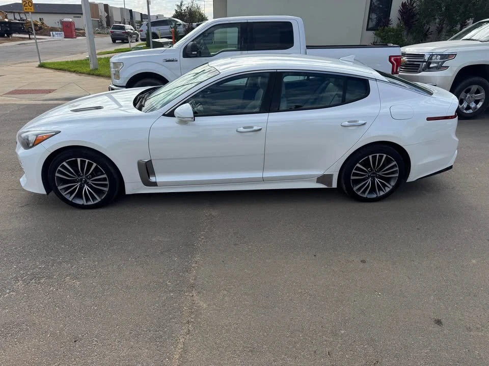 2019 Kia Stinger - Image 12 of 12