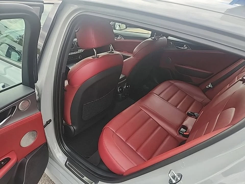 2019 Kia Stinger GT - Image 11 of 18