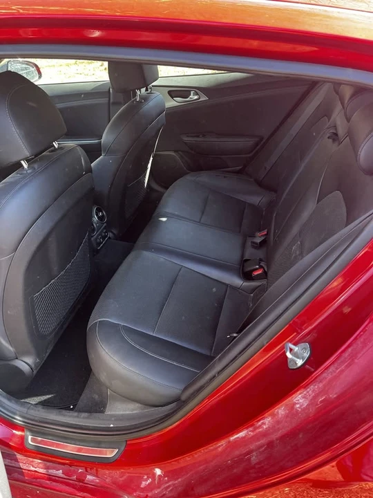2019 Kia Stinger - Image 6 of 8