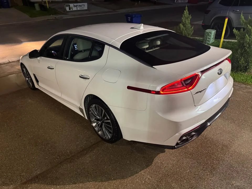 2019 Kia Stinger - Image 8 of 12