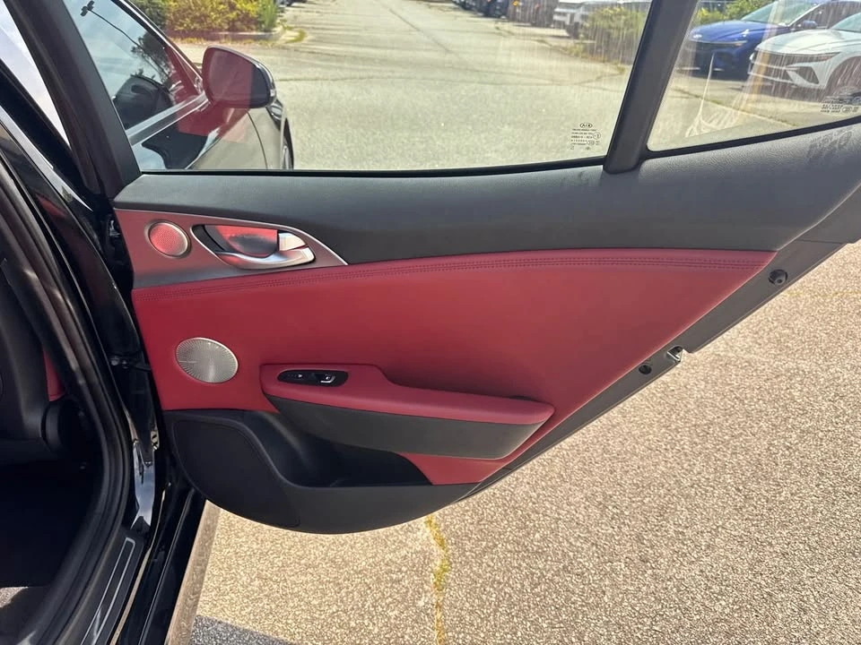 2019 Kia Stinger - Image 16 of 20