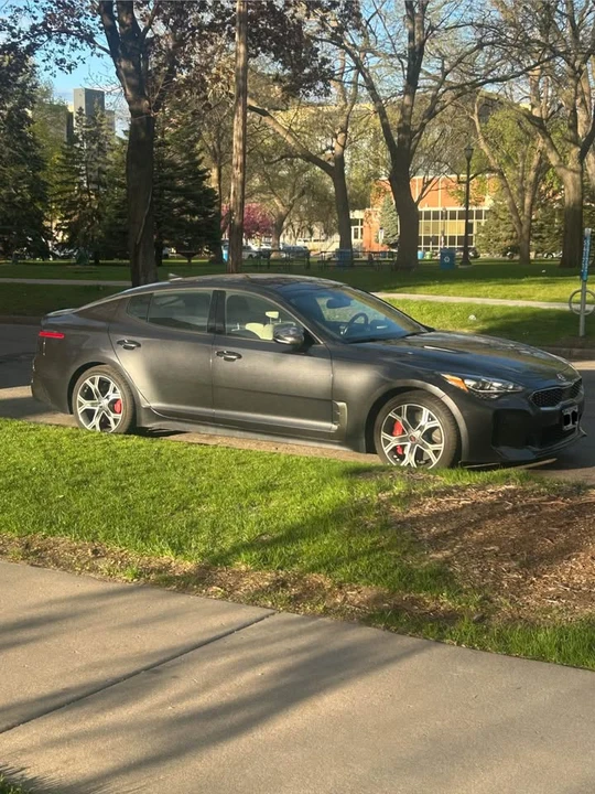 2019 Kia Stinger GT - Image 2 of 9