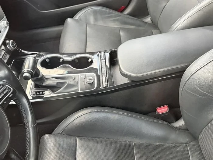 2019 Kia Stinger - Image 5 of 7