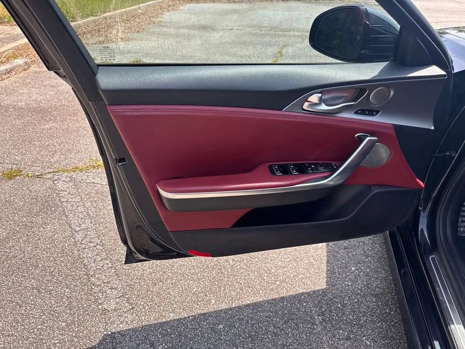 2019 Kia Stinger - Image 10 of 20