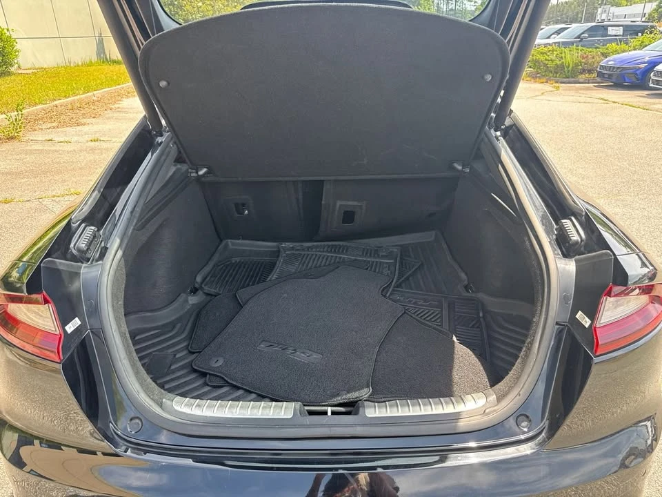 2019 Kia Stinger - Image 18 of 20