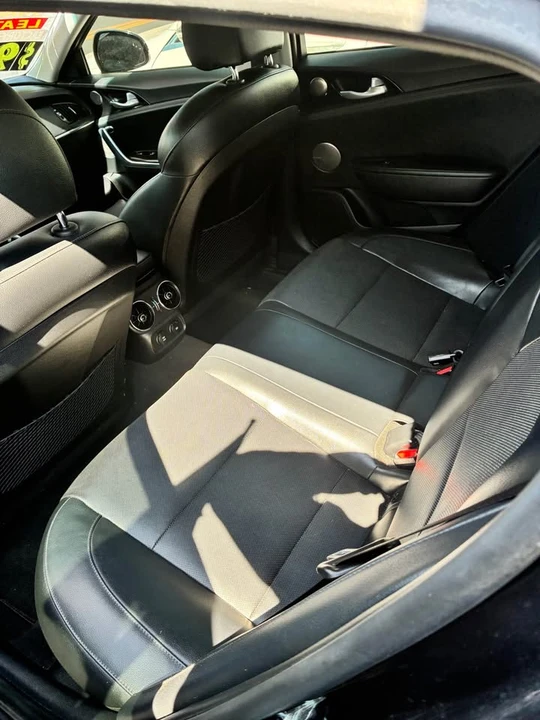 2019 Kia Stinger - Image 6 of 6