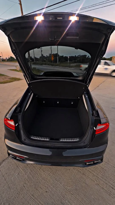 2019 Kia Stinger - Image 13 of 15