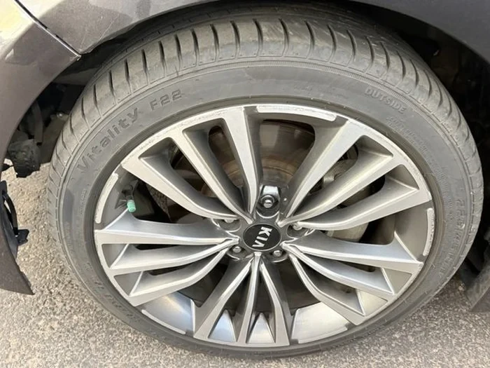2019 Kia Stinger - Image 3 of 7