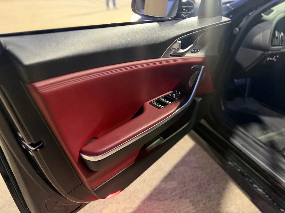 2019 Kia Stinger GT - Image 5 of 10