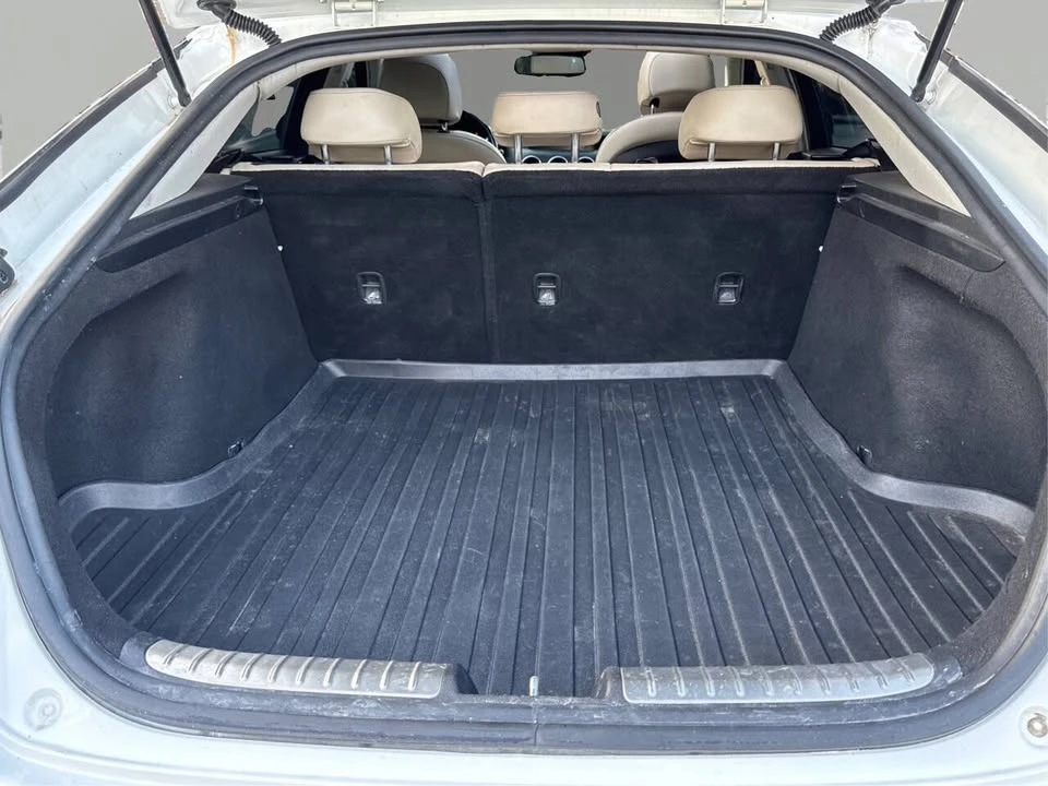 2019 Kia Stinger - Image 13 of 20