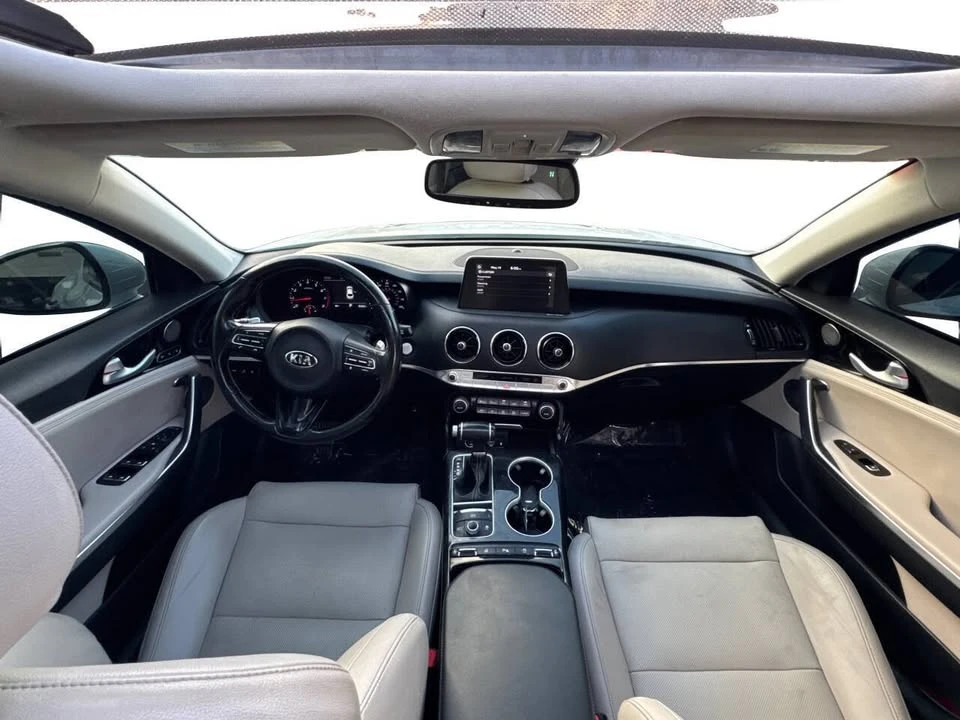 2019 Kia Stinger - Image 14 of 20