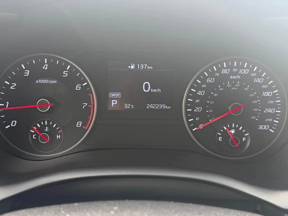 2019 Kia Stinger - Image 11 of 13