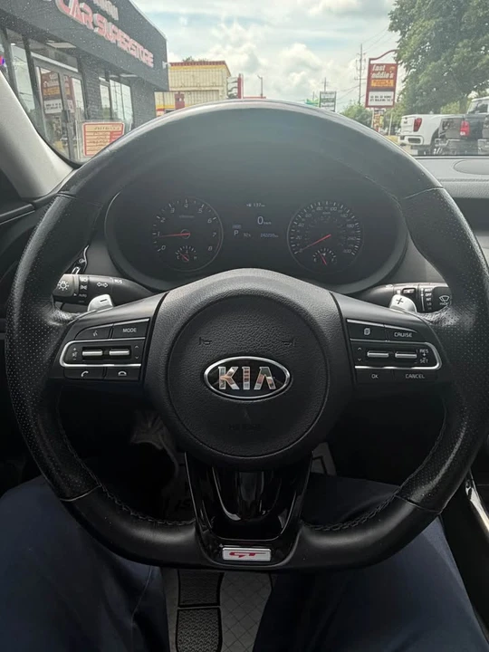 2019 Kia Stinger - Image 10 of 13