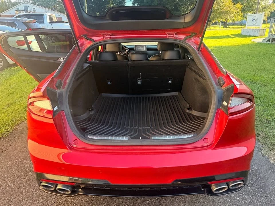 2019 Kia Stinger - Image 10 of 13
