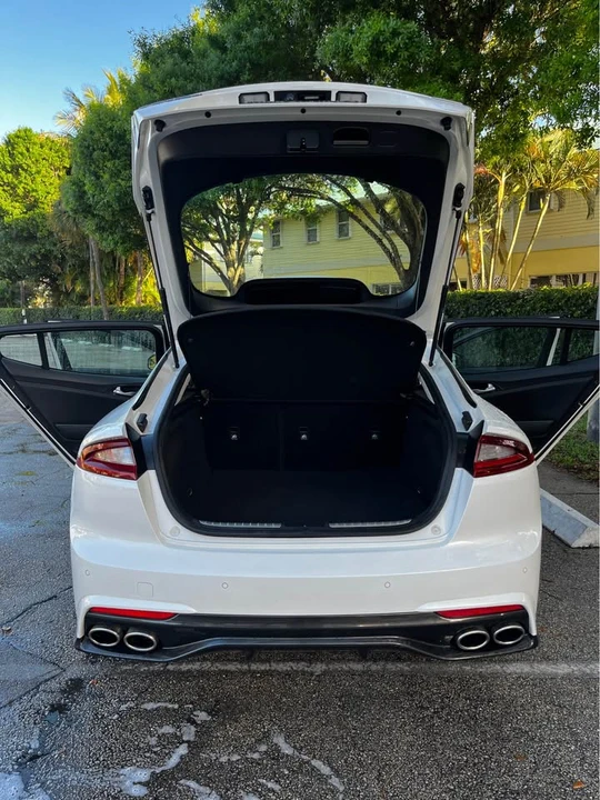 2019 Kia Stinger - Image 8 of 11
