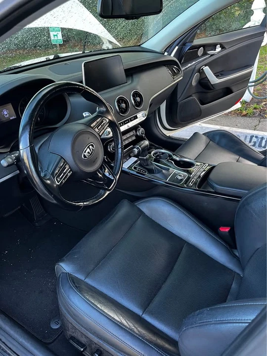 2019 Kia Stinger - Image 10 of 11