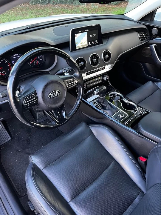 2019 Kia Stinger - Image 3 of 11