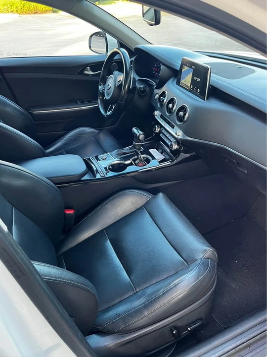 2019 Kia Stinger - Image 4 of 11