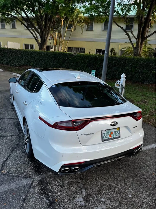 2019 Kia Stinger - Image 7 of 11
