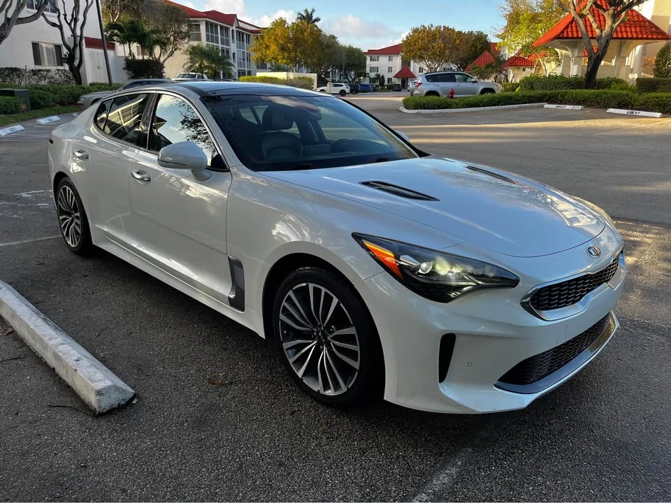 2019 Kia Stinger - Image 5 of 11
