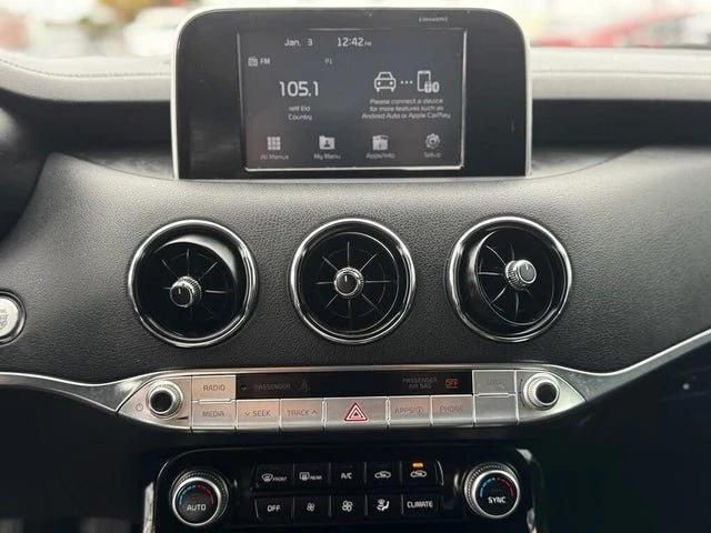 2019 Kia Stinger - Image 13 of 18