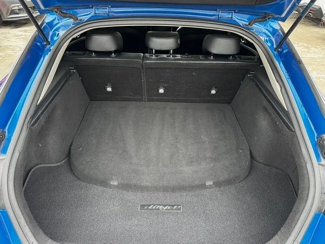 2019 Kia Stinger - Image 8 of 18
