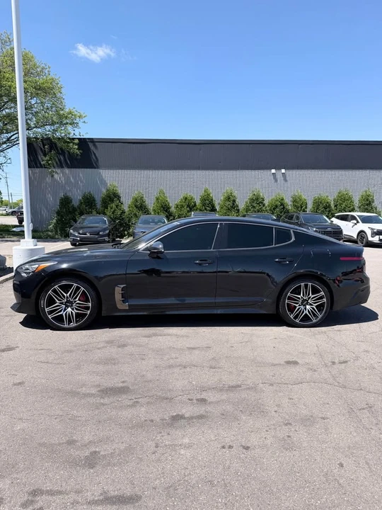 2019 Kia Stinger - Image 2 of 9