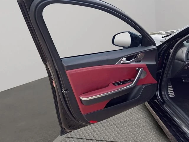 2019 Kia Stinger - Image 17 of 20