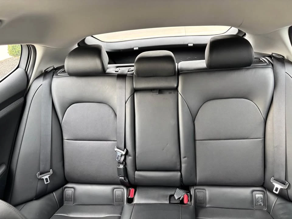 2019 Kia Stinger - Image 15 of 16