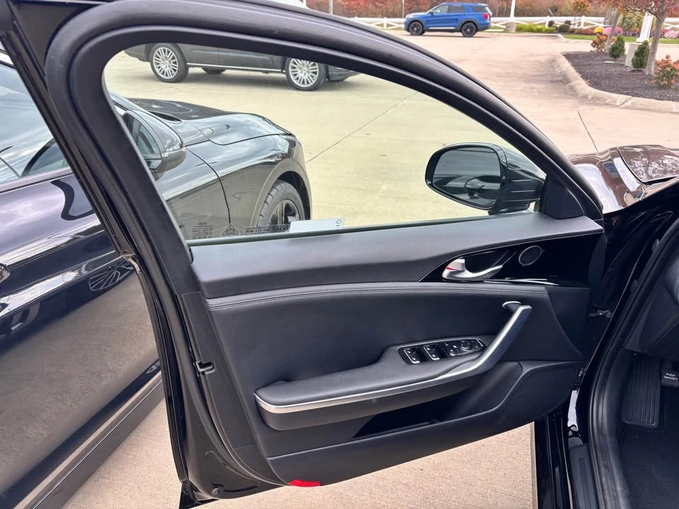2019 Kia Stinger - Image 7 of 16