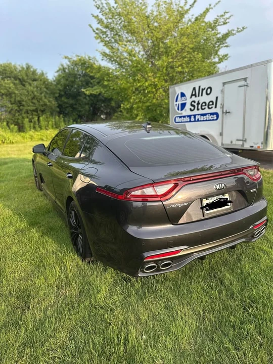 2019 Kia Stinger - Image 2 of 6