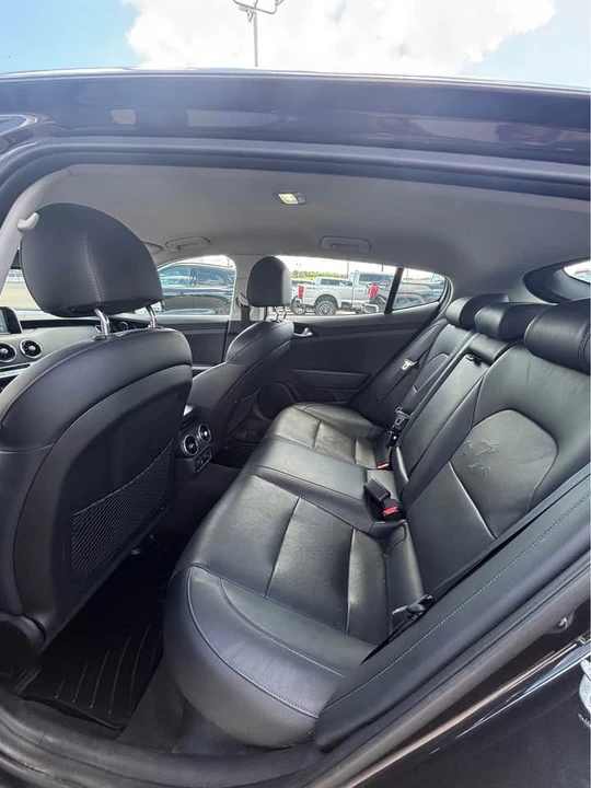 2019 Kia Stinger - Image 11 of 12