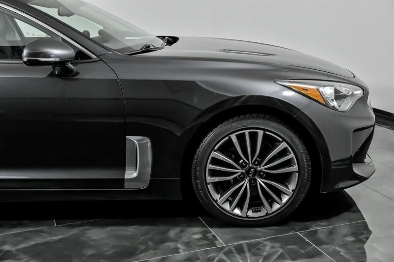 2019 Kia Stinger - Image 14 of 21