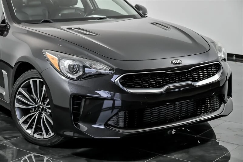 2019 Kia Stinger - Image 2 of 21