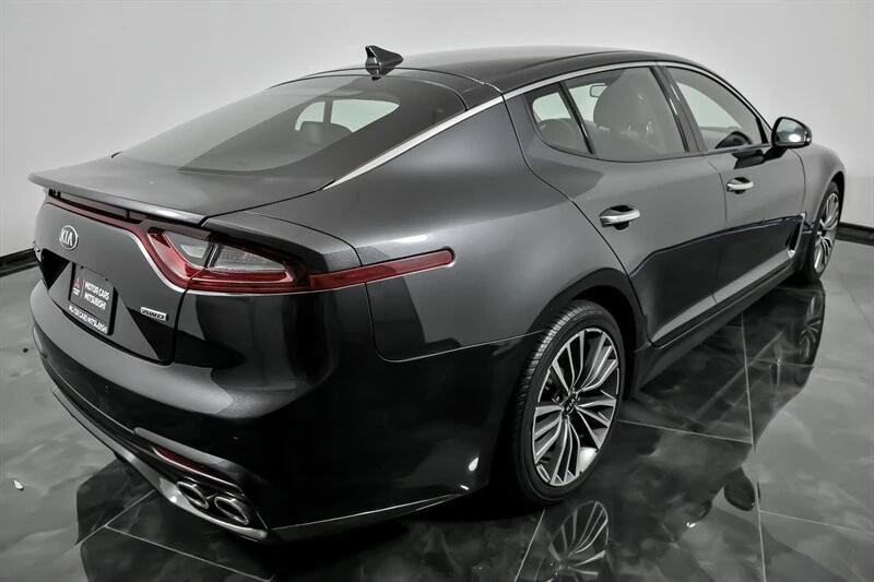 2019 Kia Stinger - Image 11 of 21