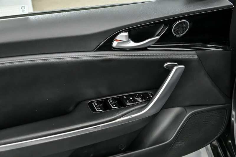 2019 Kia Stinger - Image 17 of 21